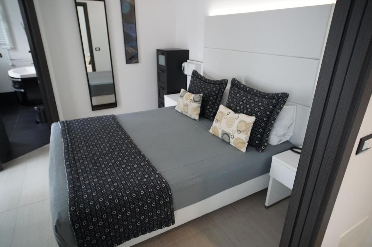 Hotel Rossini 4S Lignano Sabbiadoro Bagian luar foto