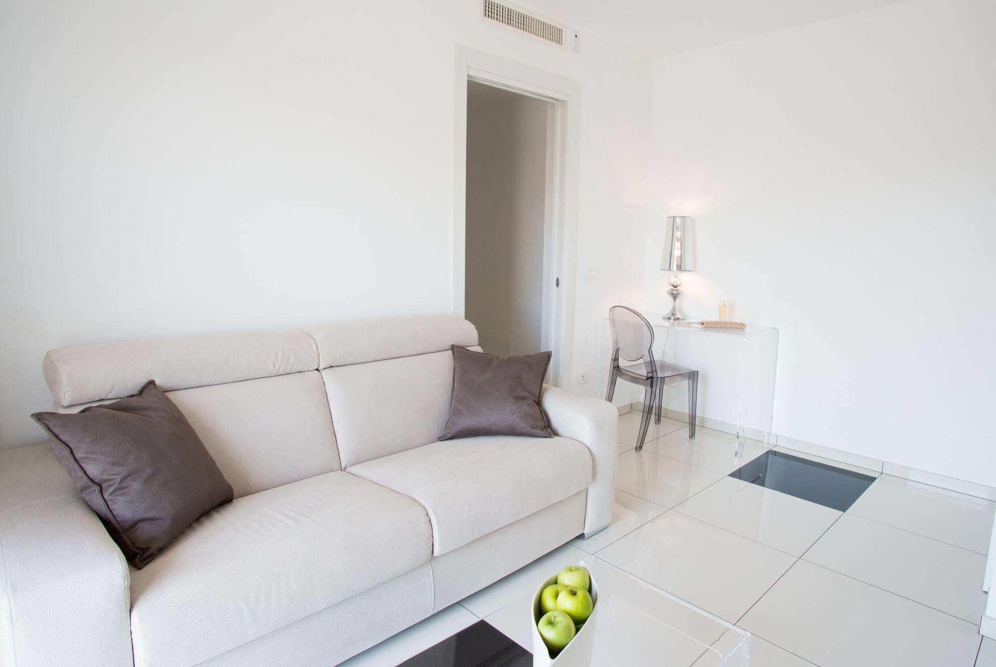 Hotel Rossini 4S Lignano Sabbiadoro Bagian luar foto