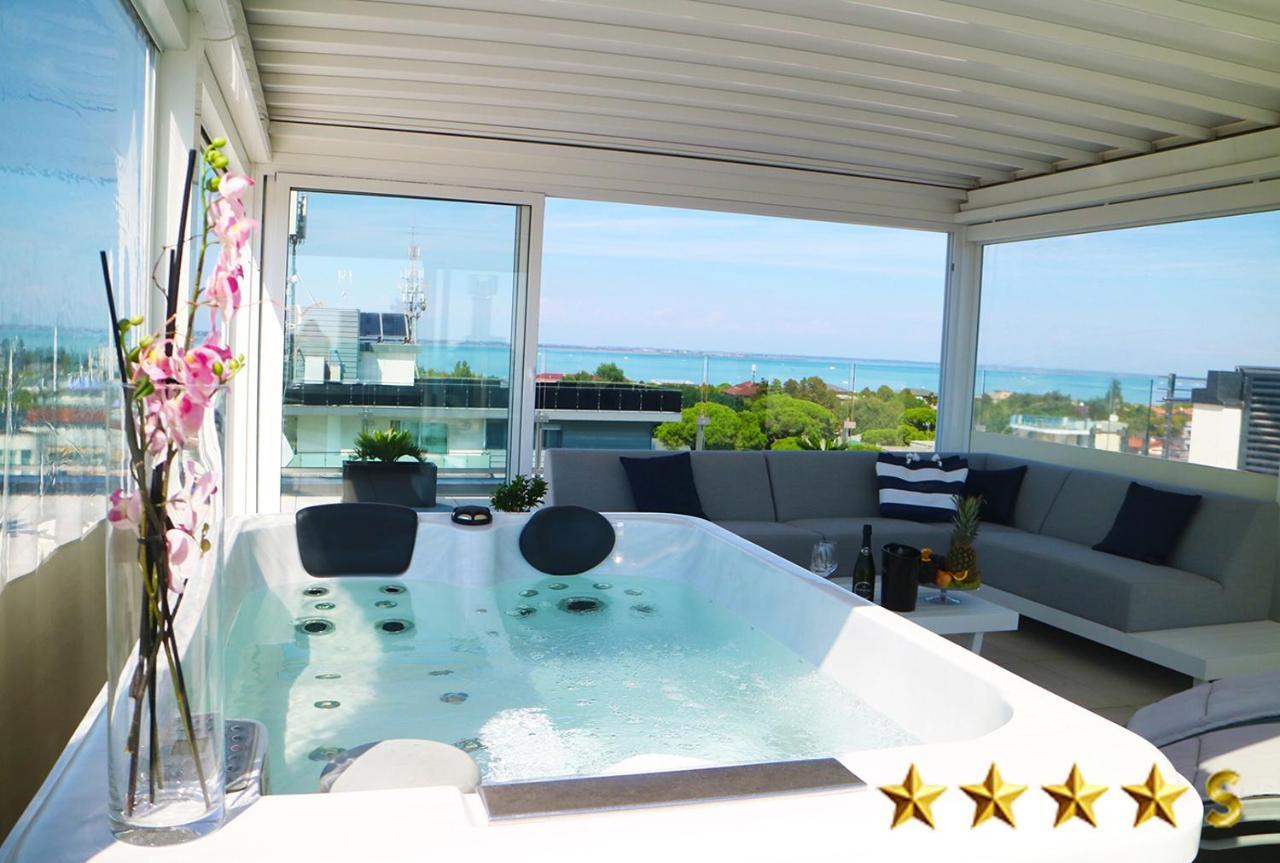 Hotel Rossini 4S Lignano Sabbiadoro Bagian luar foto